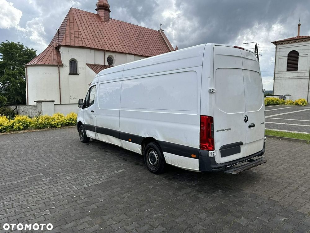 Mercedes-Benz Sprinter - 11