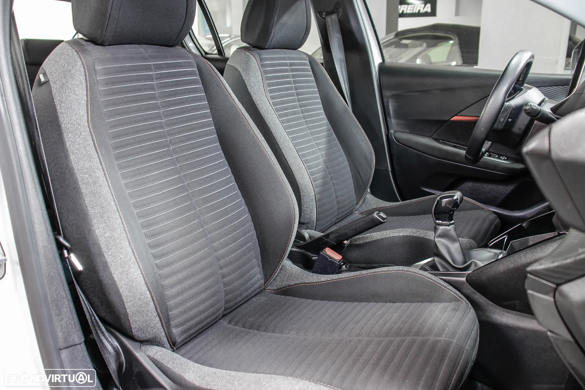 Peugeot 208 1.2 PureTech Active - 17