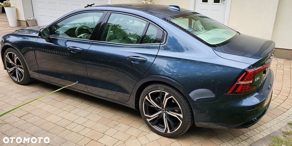 Volvo S60 B5 B AWD Ultimate Dark - 17