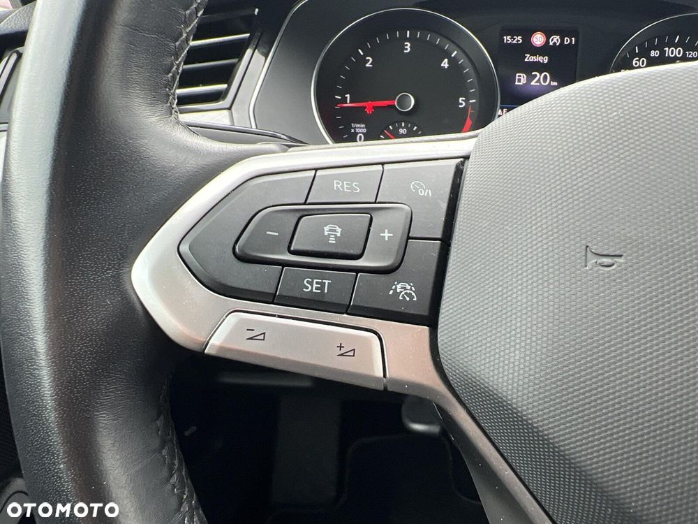 Volkswagen Passat - 21