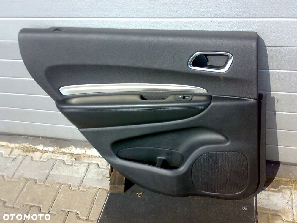 dodge durango iii 2014 - tapicerka drzwi boczek panel szyb tylna lewa - 1