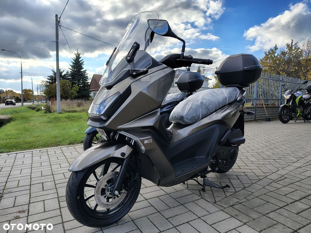 Kymco Skytown - 4
