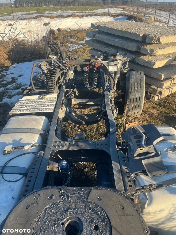 Rama na wózek dolly, do naczepy, przyczepy  kolumna kierownicza most , zbiornik paliwa zaciski hamulcowe, piasta, koła actros mp 4 zbiornik adblue - 2