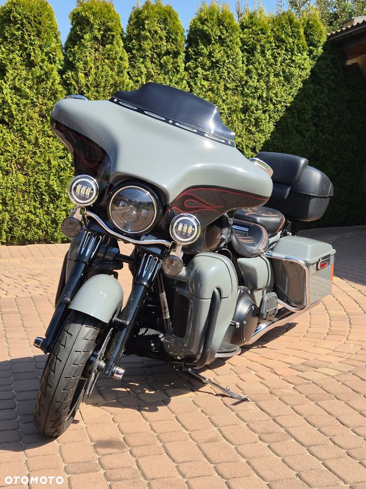 Harley-Davidson FLHT Electra Glide Standard - 10