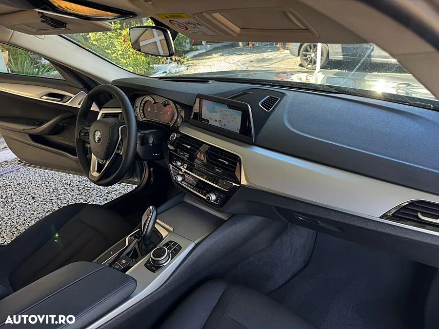 BMW Seria 5 520d Aut. - 14