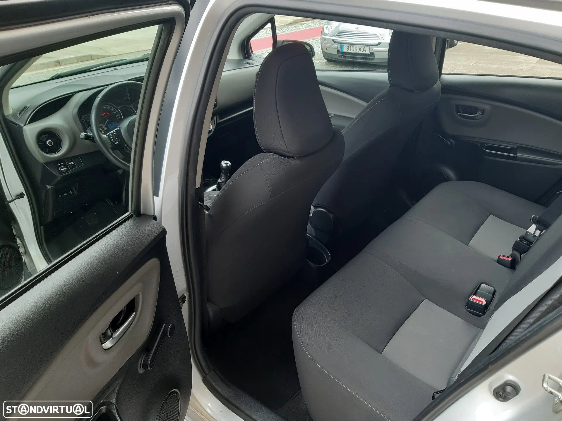 Toyota Yaris 1.0 VVT-i Comfort - 6