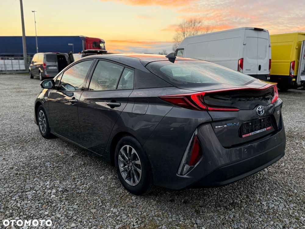 Toyota Prius 1.8 Hybrid Prestige - 4