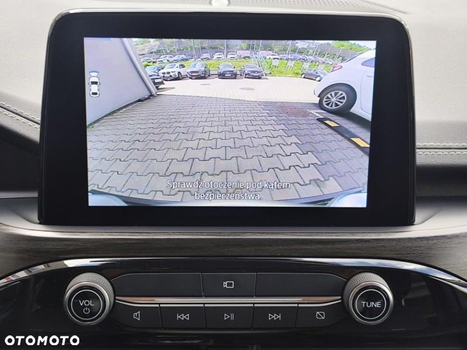 Ford Kuga - 25