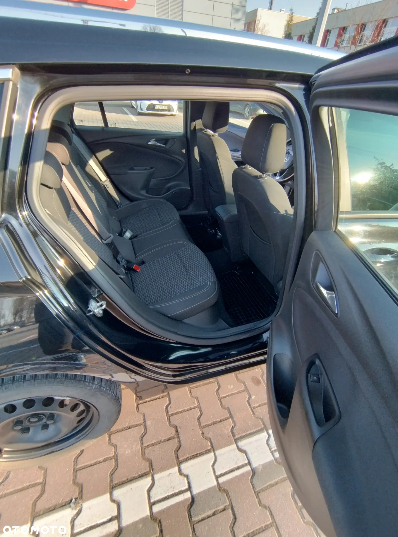 Opel Astra V 1.6 CDTI Enjoy - 9