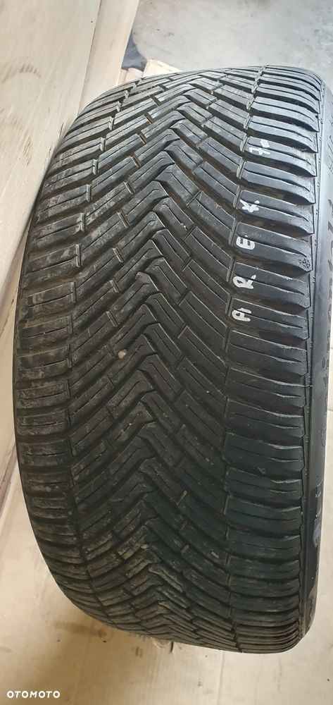 1X Opona Opona Continetal Allseason Contact 245/40 18 7mm - 6