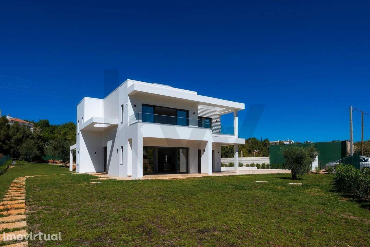 Luxuosa Moradia Contemporânea entre Loulé e Almancil - Grande imagem: 4/60