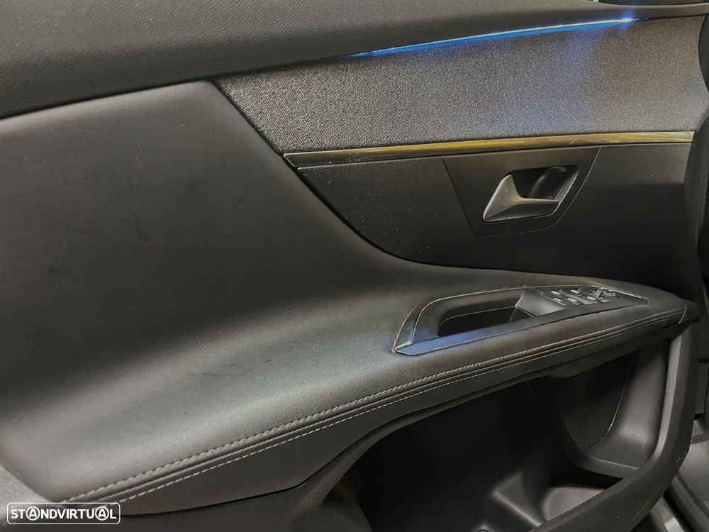 Peugeot 3008 1.2 PureTech Allure EAT8 - 17