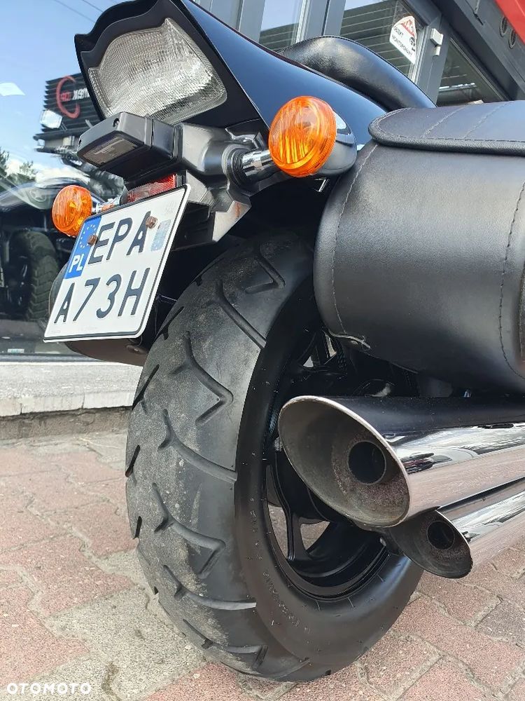 Suzuki Intruder - 31