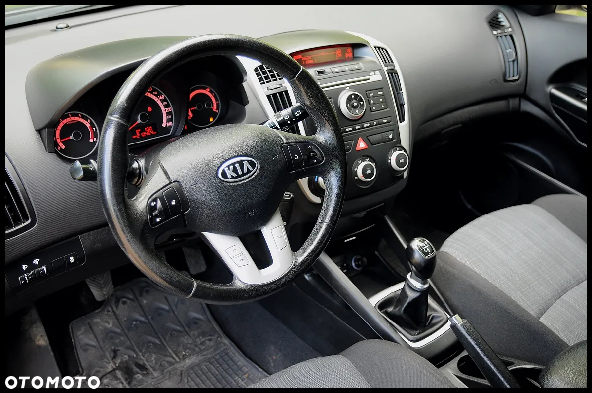 Kia Ceed - 5