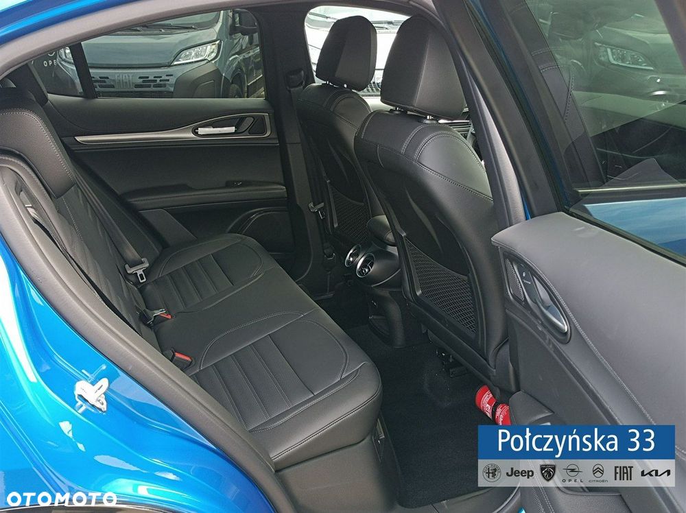 Alfa Romeo Stelvio - 11