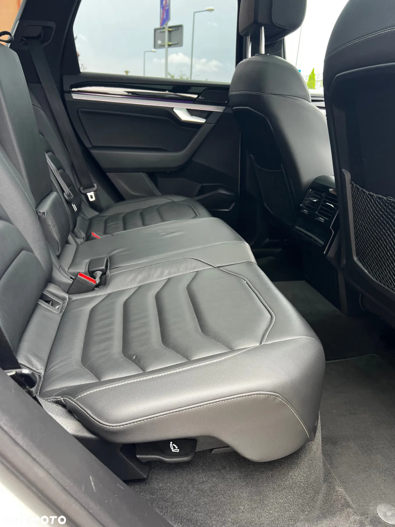 Volkswagen Touareg 3.0 V6 TDI 4Motion R-Line - 12