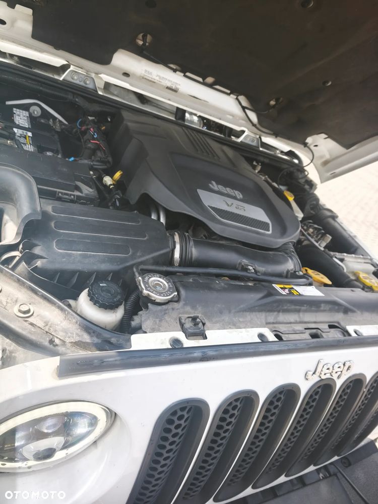 Jeep Wrangler - 21