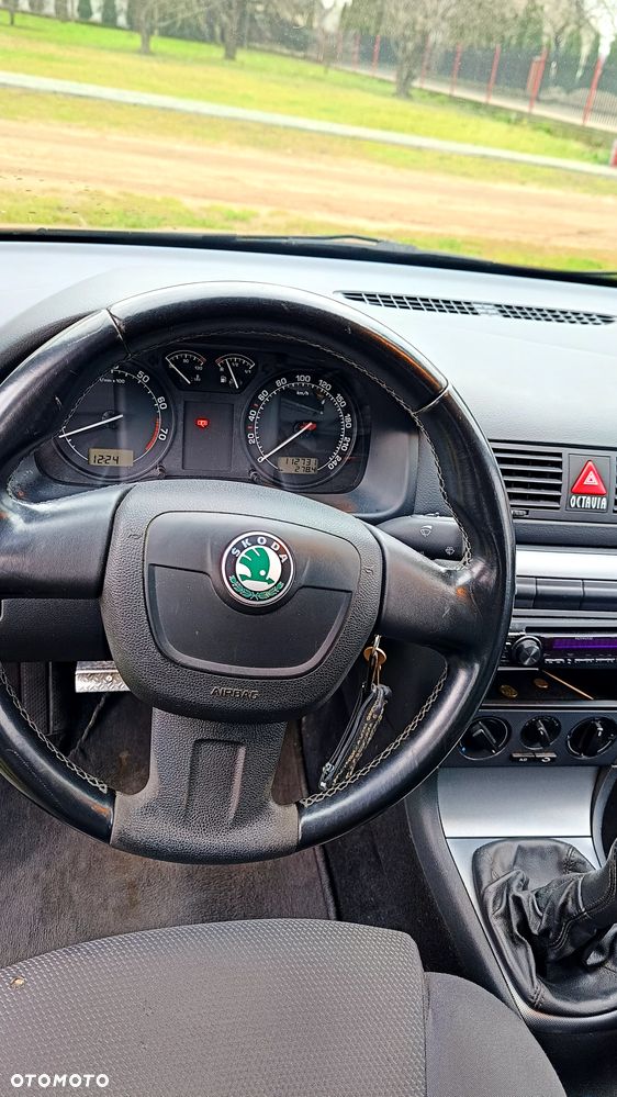 Skoda Octavia 1.6 - 12