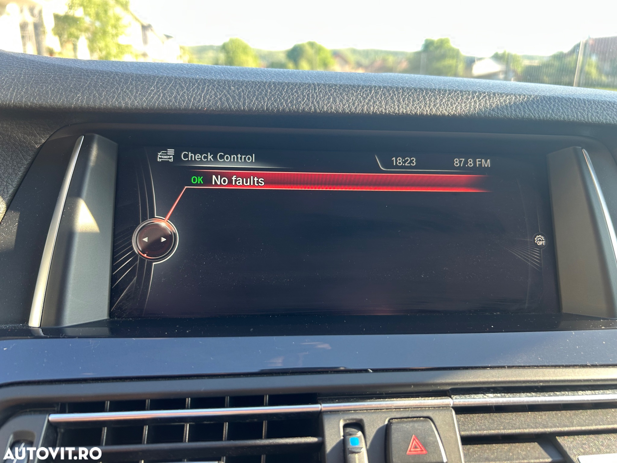BMW Seria 5 525d xDrive AT - 10