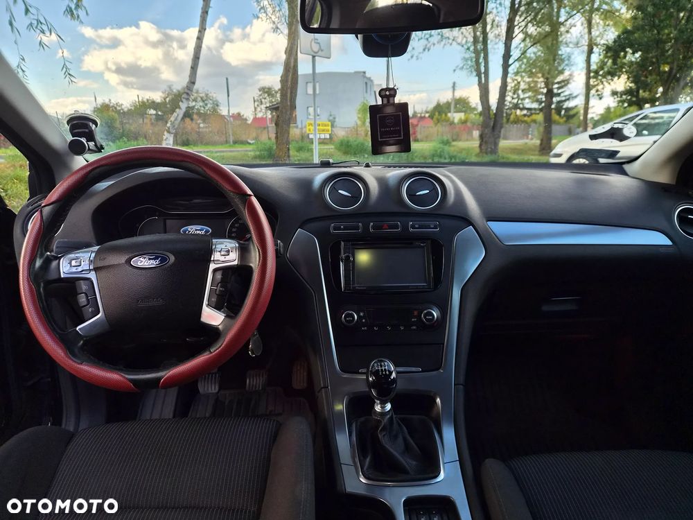 Ford Mondeo 2.0 TDCi Ghia - 16