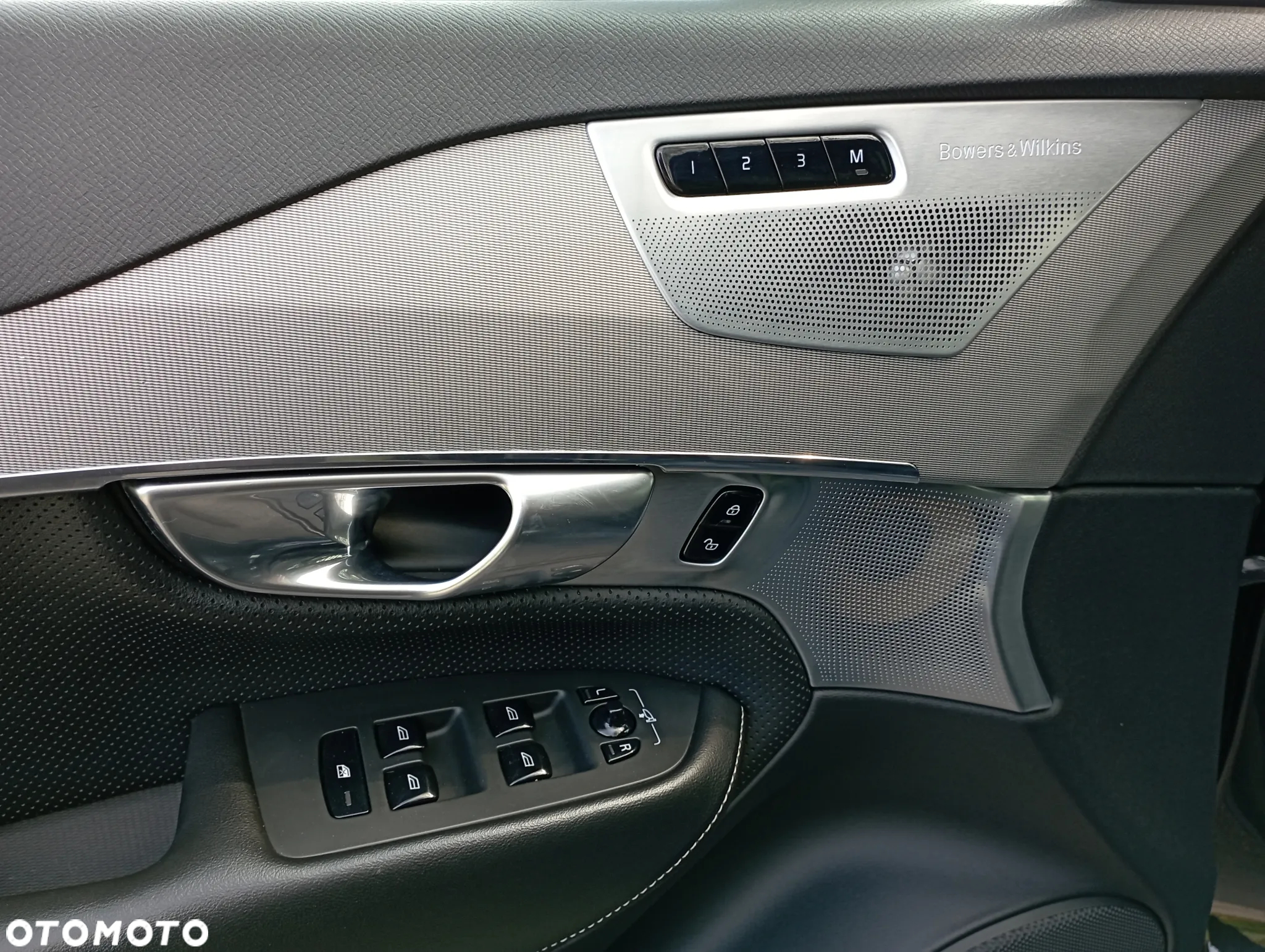 Volvo XC 90 D5 AWD Geartronic RDesign - 34