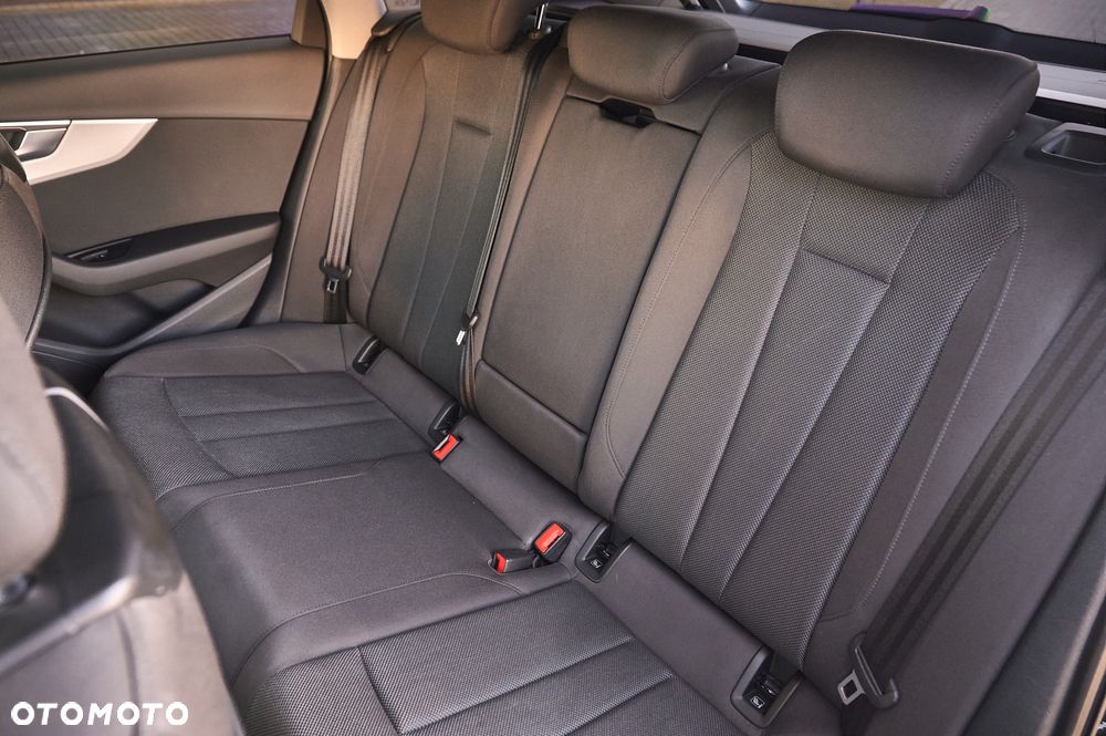 Audi A4 Avant - 33