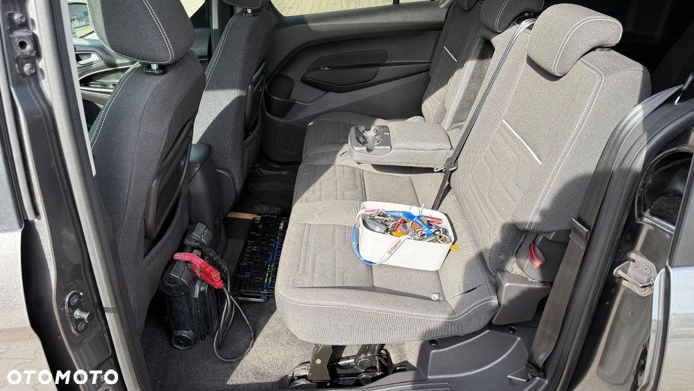 Ford Tourneo Connect Grand - 9