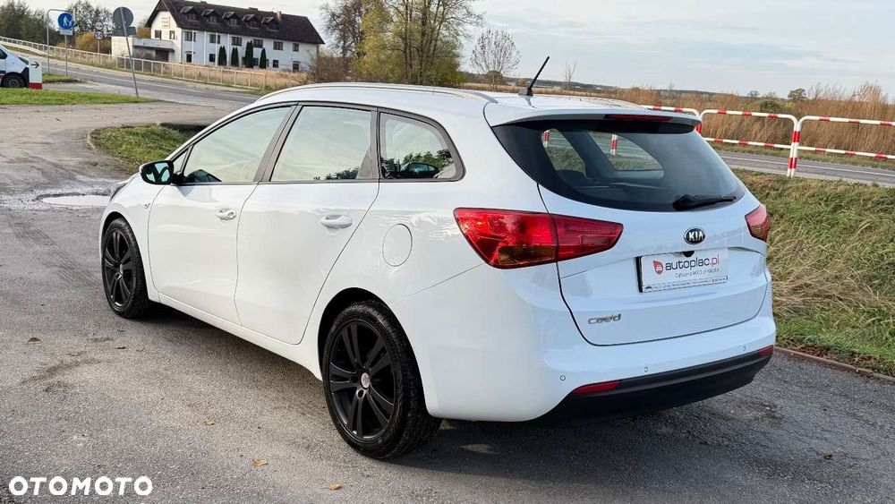 Kia Ceed - 34