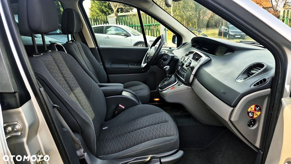 Renault Grand Scenic 2.0 16V Privilege - 39