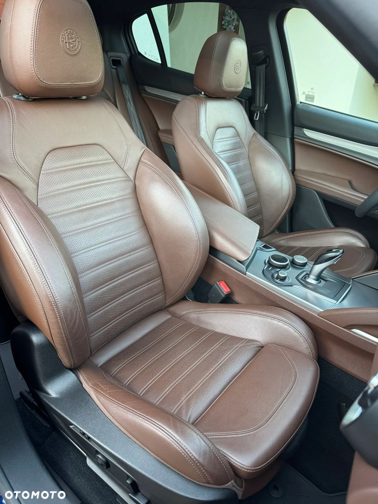 Alfa Romeo Stelvio 2.0 Turbo Veloce Q4 - 14