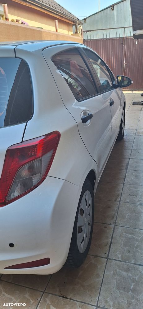 Toyota Yaris 1.3 VVT-i Luna - 4