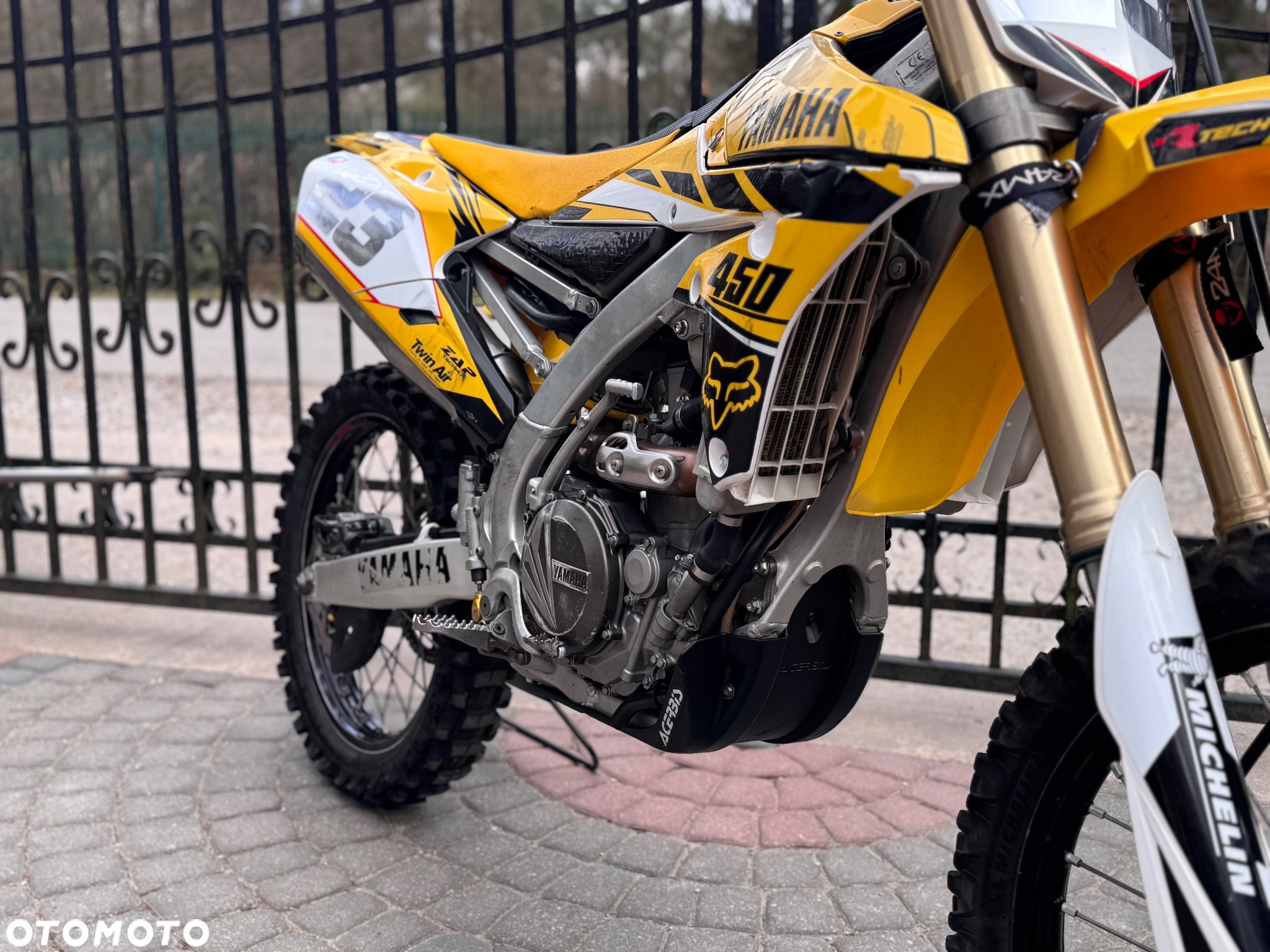 Yamaha YZF - 12