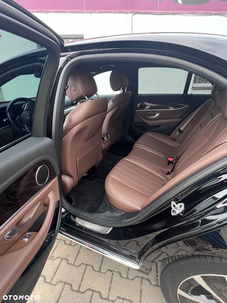 Mercedes-Benz Klasa E 220 d 4-Matic Exclusive - 21
