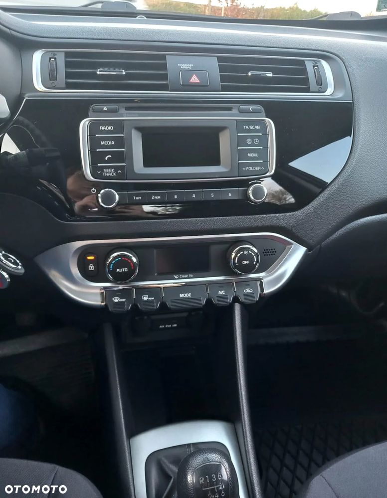 Kia Rio - 9