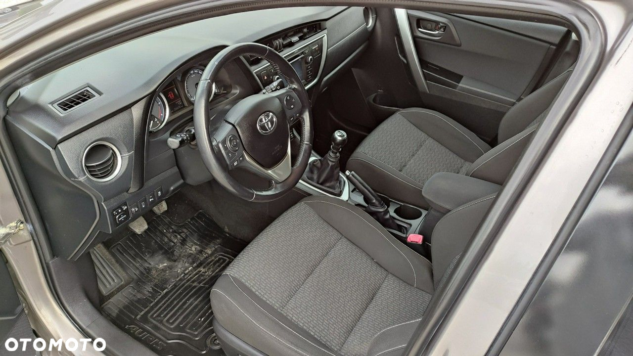 Toyota Auris - 7