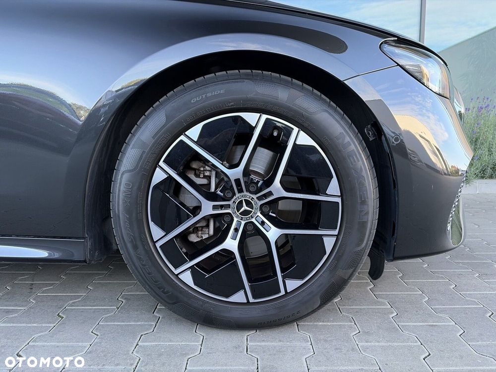 Mercedes-Benz Klasa E 220 d mHEV AMG 9G-Tronic - 16