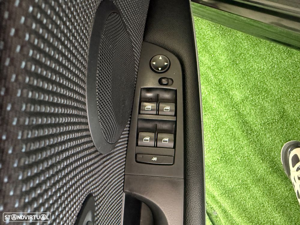 BMW 318 d DPF Edition Sport - 16