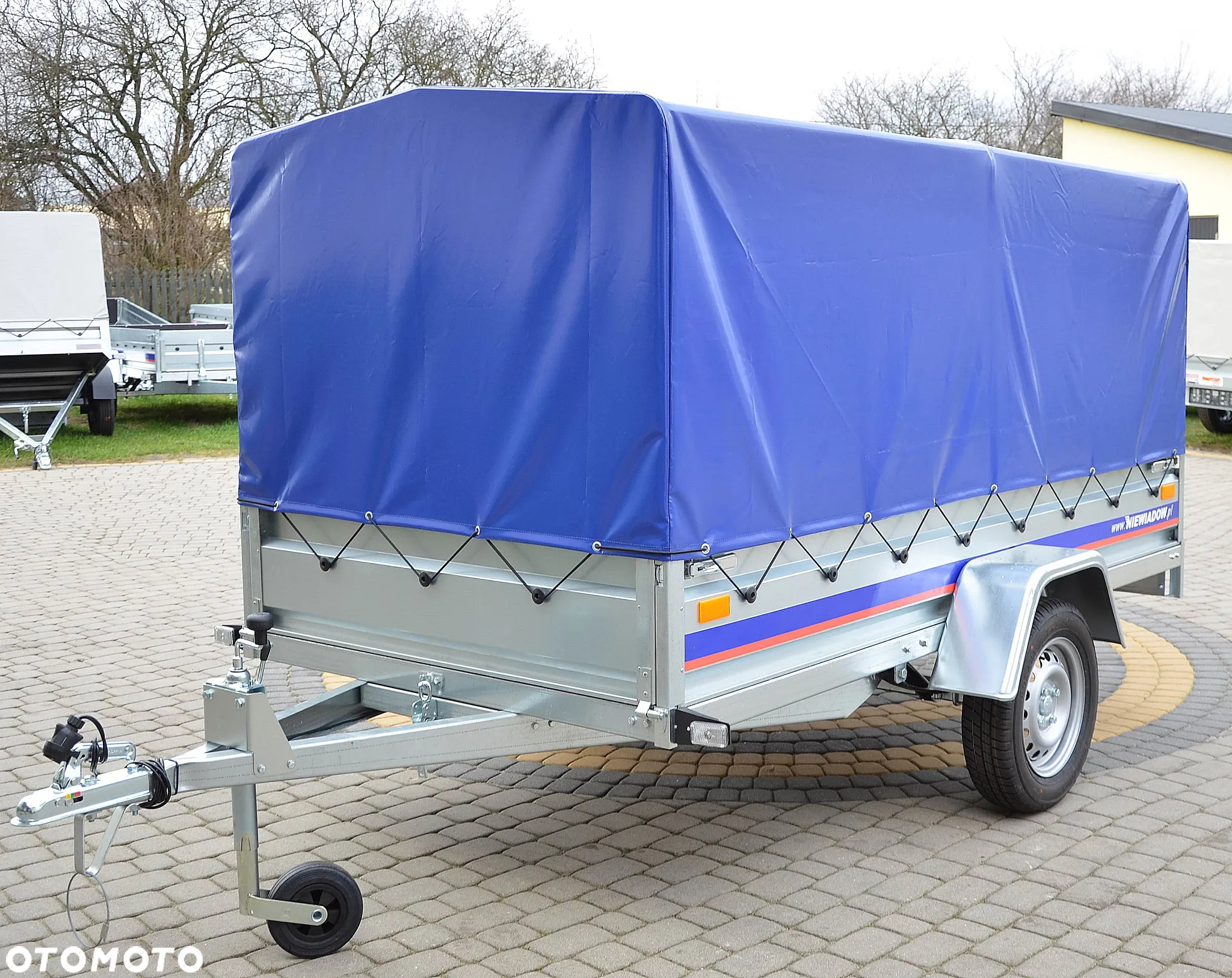 Niewiadów Niewiadów PRZYCZEPKA SAMOCHODOWA BG7527YU 2,63X1,32M, DMC: 750KG RESOR + AMORTYZATOR ZESTAW Z PLANDEKĄ I STELAŻEM H-120CM (WYMIAR OD PODŁOGI) - 2