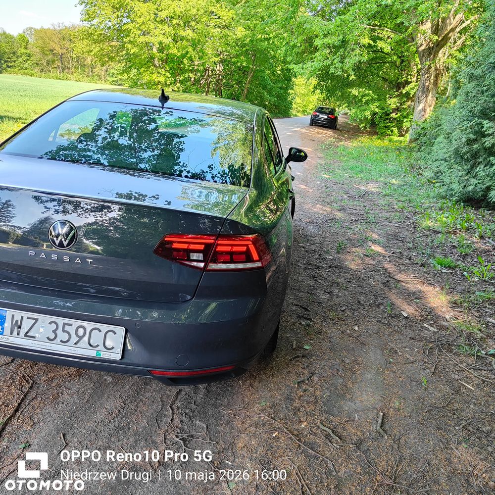 Volkswagen Passat - 4