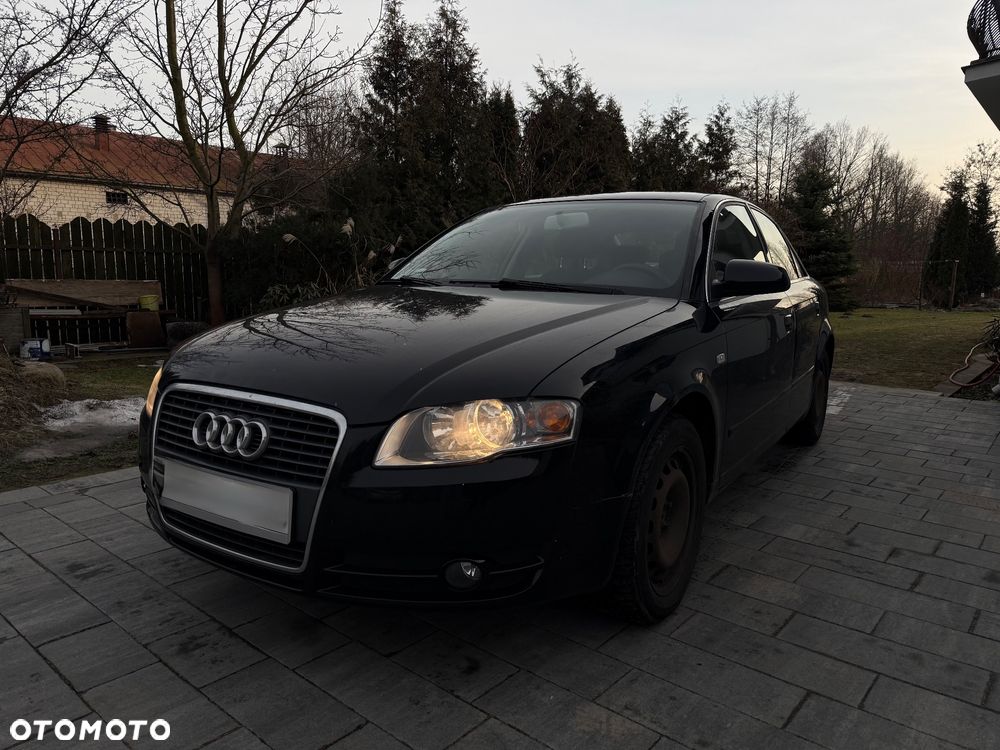 Audi A4 Limousine - 1