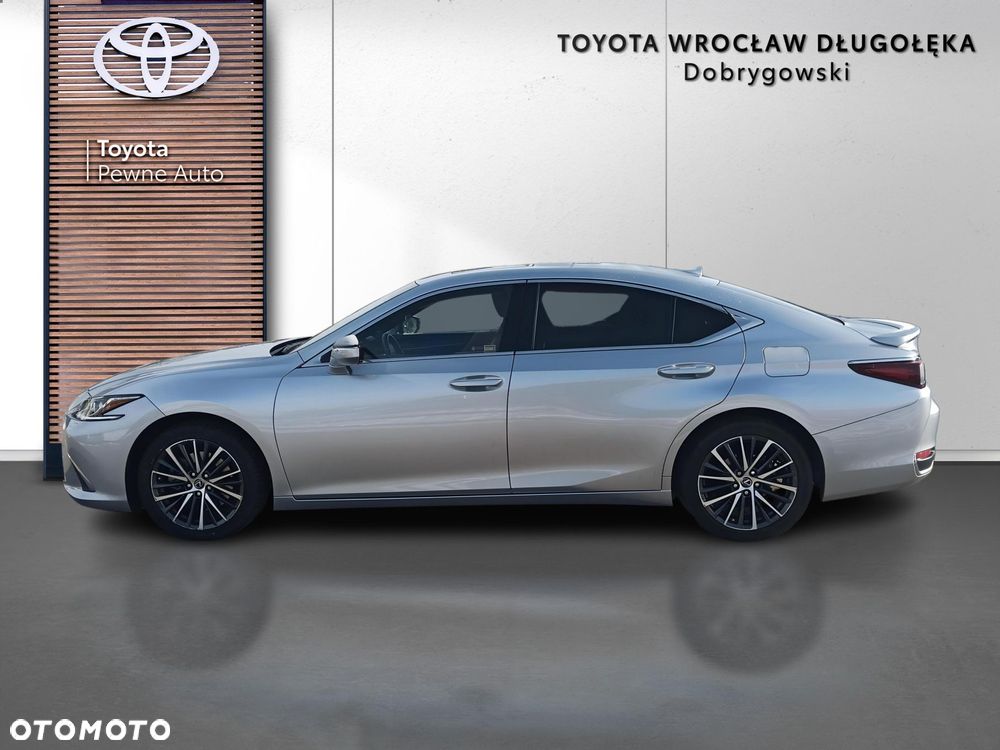 Lexus ES 300h Business Edition - 4