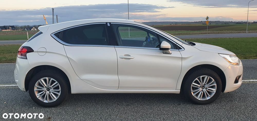Citroën DS4 HDi 115 Chic - 8