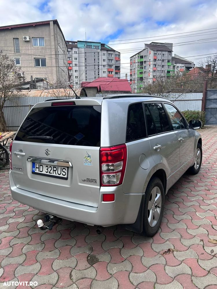 Suzuki Grand Vitara 2.4i JLX - 6