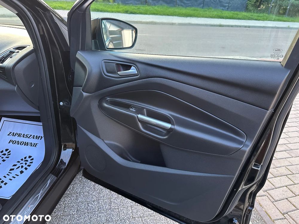 Ford Kuga 1.5 EcoBoost 2x4 Titanium - 23