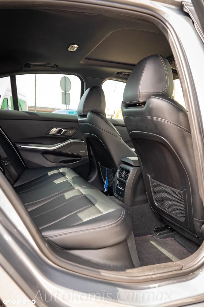 BMW Seria 3 M340i xDrive sport - 30