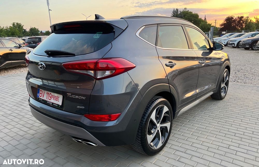 Hyundai Tucson 2.0 CRDI 4WD Automatik Premium - 2