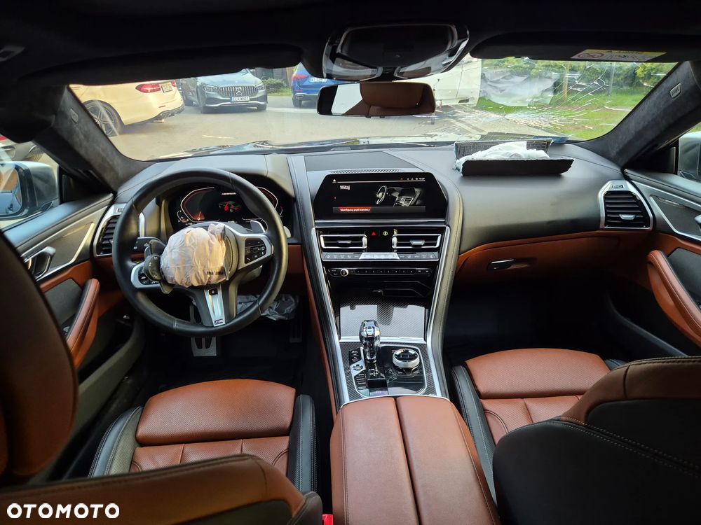 BMW Seria 8 - 32