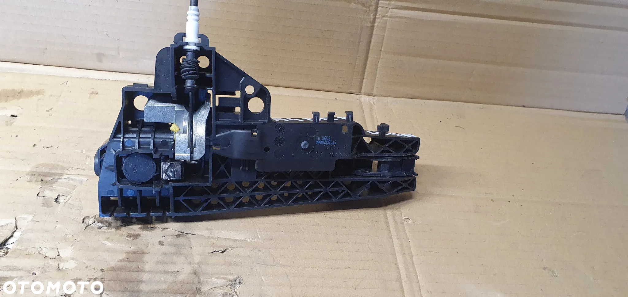 Klamka prawy przód przednia prawa Audi A4 B8 8T0837886A - 5