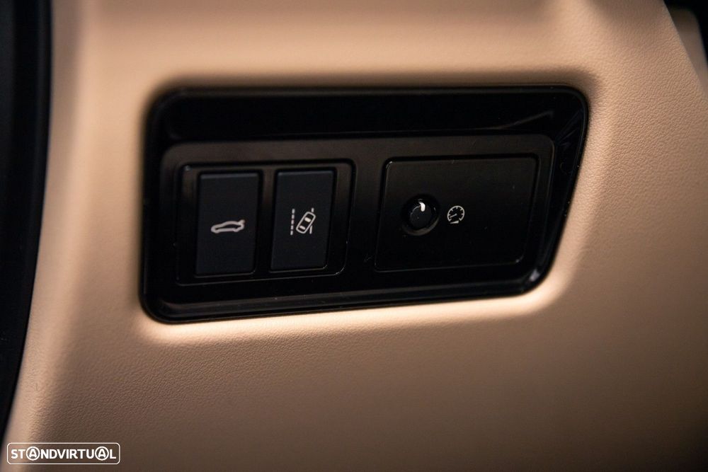 Jaguar XE 2.0 D Prestige Aut. - 26