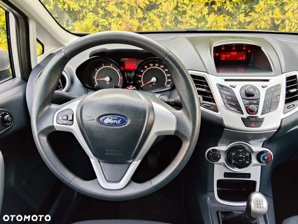 Ford Fiesta 1.25 Ambiente - 8